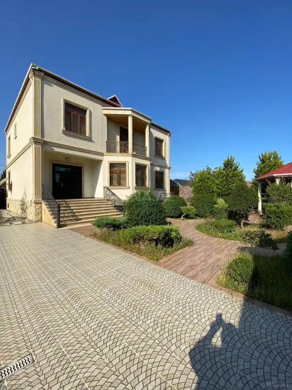 Satılır 6 otaqlı həyət evi 500 m²