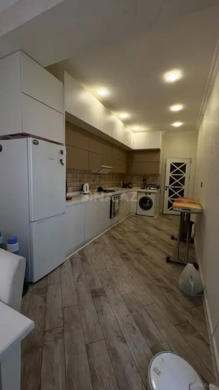Kirayə verilir 2 otaqlı mənzil 100 m²