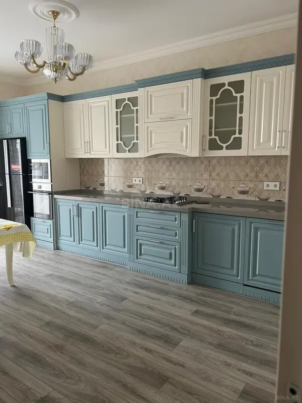 Kirayə verilir 4 otaqlı mənzil 200 m²