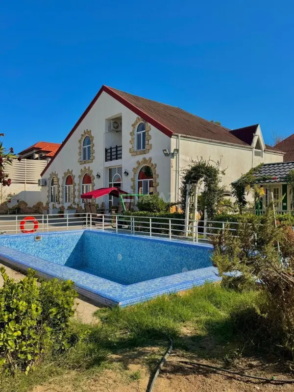 Satılır 6 otaqlı həyət evi 300 m²