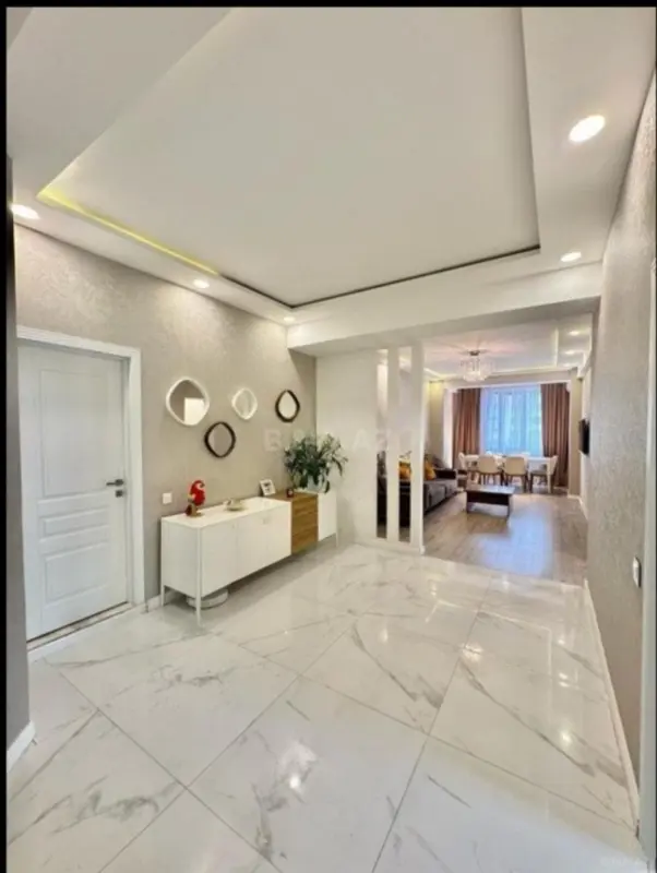 Satılır 3 otaqlı mənzil 130 m²