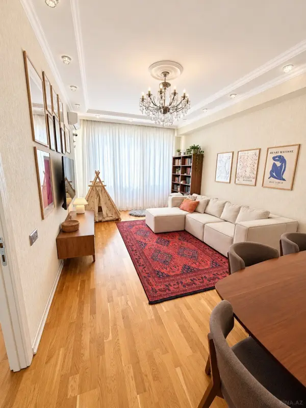 Satılır 3 otaqlı mənzil 105 m²