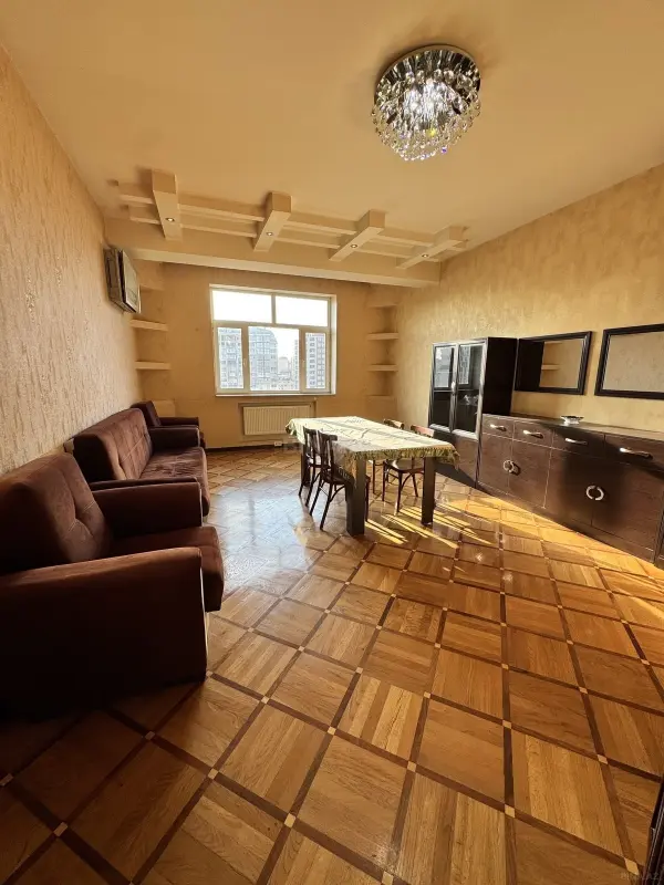 Satılır 2 otaqlı mənzil 100 m²