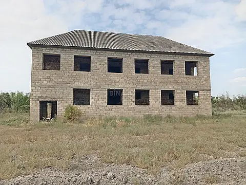 Satılır 7 otaqlı həyət evi 200 m² — Kürdəmir 7 otaq 200.00 m²
