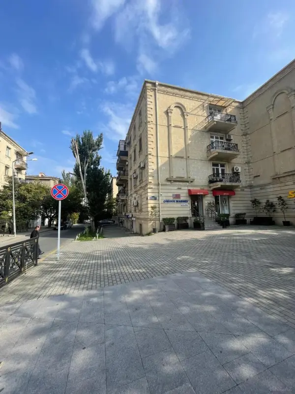 Satılır obyekt 60 m²