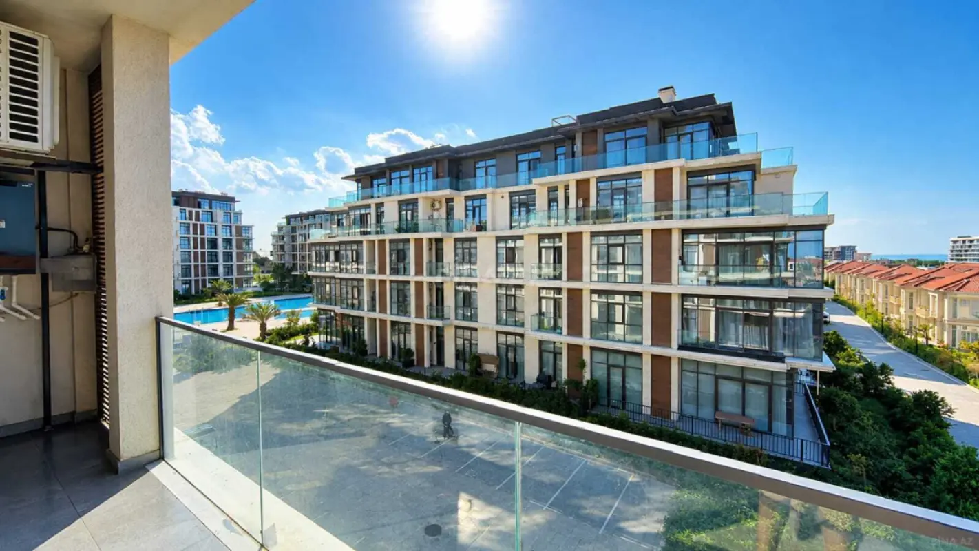 Satılır 3 otaqlı mənzil 137 m²