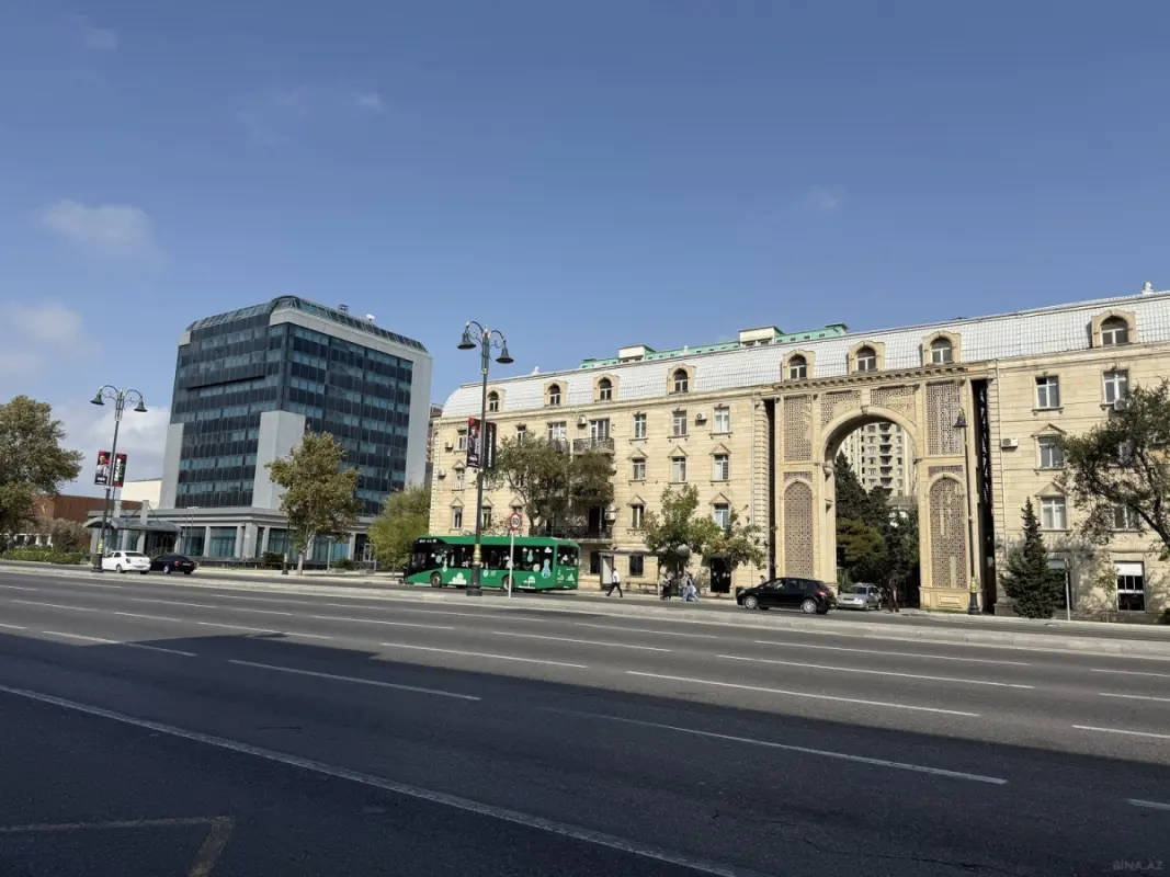Satılır 4 otaqlı mənzil 95 m²
