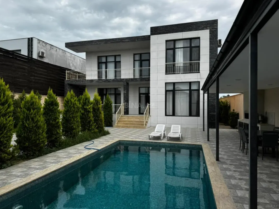 Satılır 5 otaqlı həyət evi 320 m²