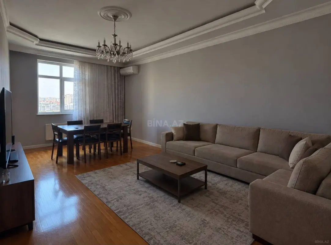 Satılır 4 otaqlı mənzil 152 m²