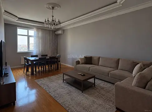 Satılır 4 otaqlı mənzil 152 m² — Bakı, 8-ci mikrorayon 4 otaq 152.00 m²