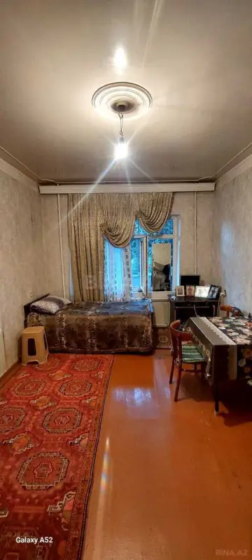 Satılır 4 otaqlı mənzil 135 m²