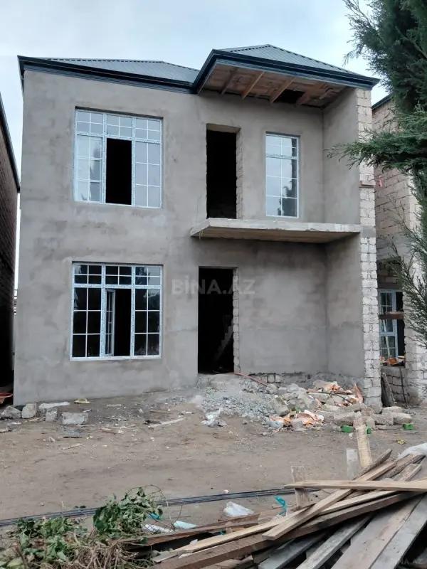 Satılır 4 otaqlı həyət evi 200 m²
