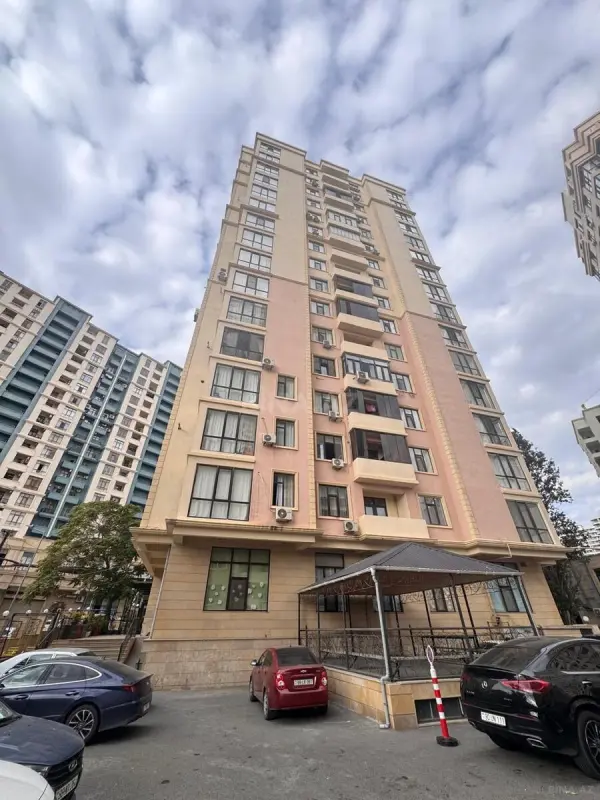 Satılır 2 otaqlı mənzil 66 m²