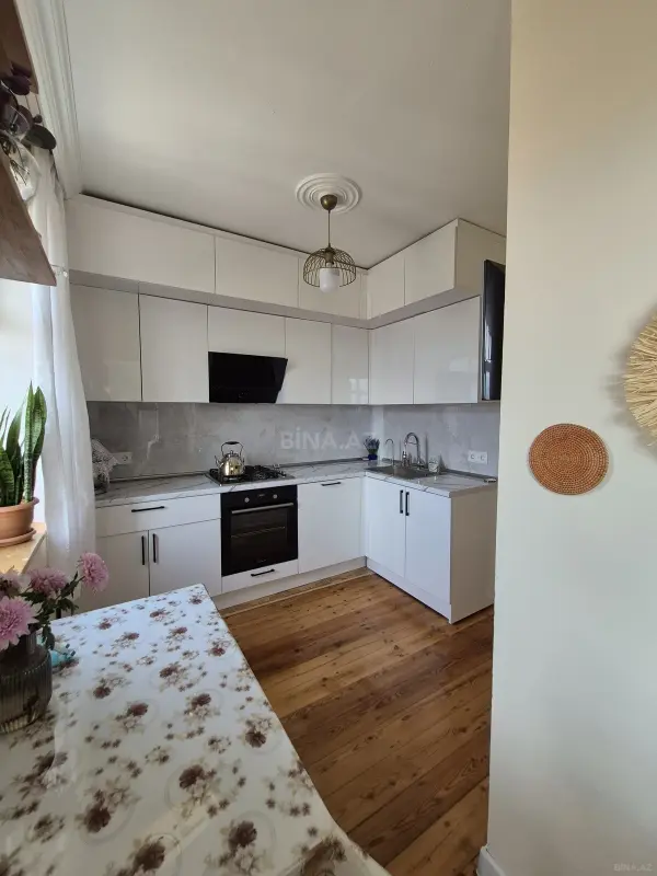 Satılır 4 otaqlı mənzil 110 m²