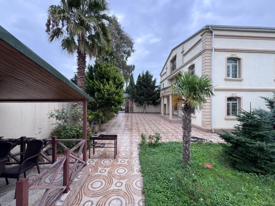 Satılır 6 otaqlı həyət evi 310 m²