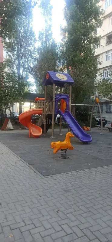 Satılır 4 otaqlı mənzil 110 m²