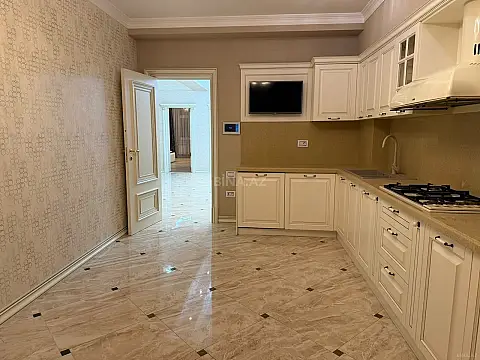 Satılır 3 otaqlı mənzil 168 m² — Bakı, Nizami 3 otaq 168.00 m²