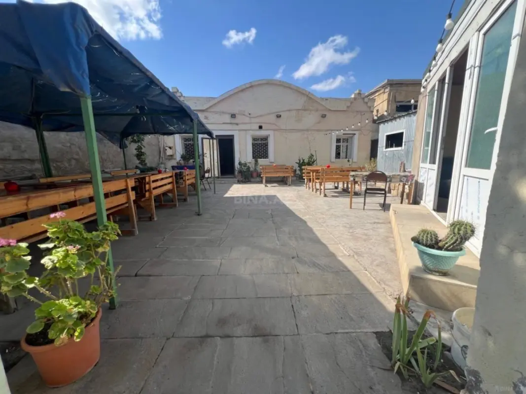 Satılır obyekt 290 m²