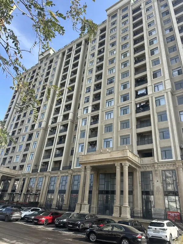 Satılır 2 otaqlı mənzil 79 m²