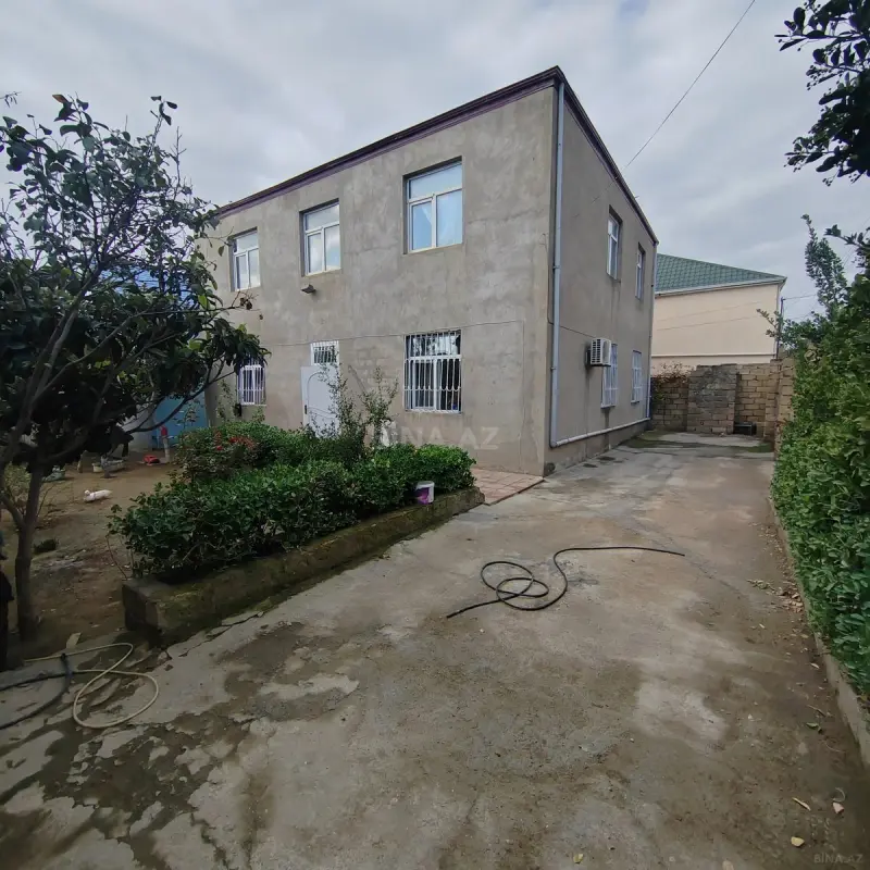 Satılır 7 otaqlı həyət evi 220 m²