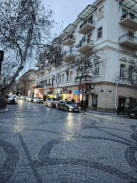 Kirayə verilir obyekt 300 m² — Bakı, Sahil qəs. 300.00 m²