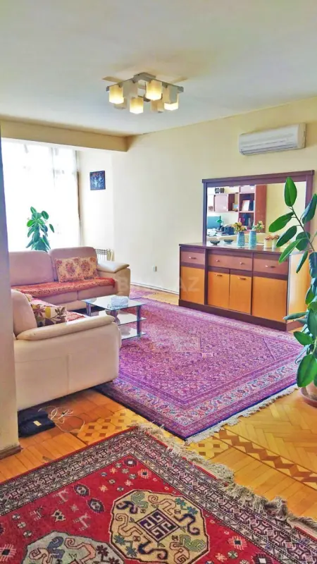 Satılır 2 otaqlı mənzil 78 m²