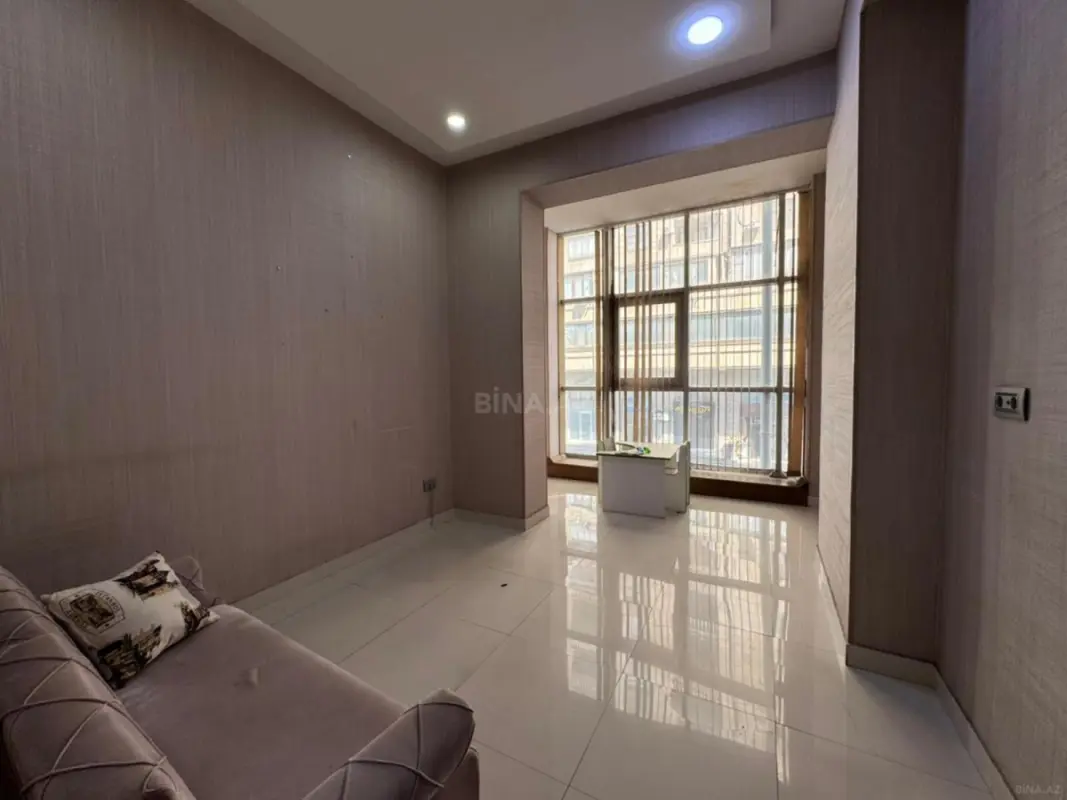 Kirayə verilir 8 otaqlı ofis 230 m²