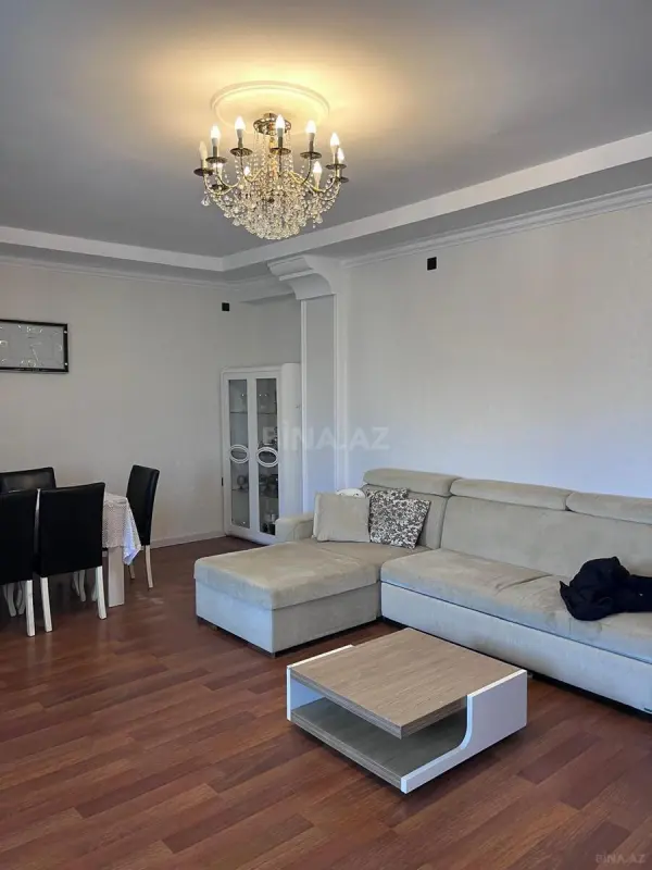 Satılır 2 otaqlı mənzil 103 m²