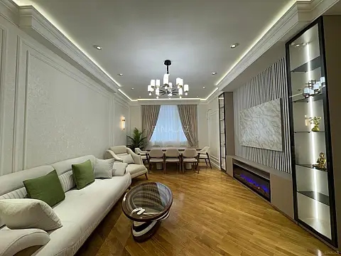 Satılır 4 otaqlı mənzil 175 m² — Bakı, Nizami 4 otaq 175.00 m²