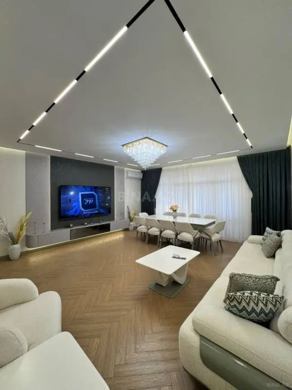 Satılır 4 otaqlı mənzil 186 m²