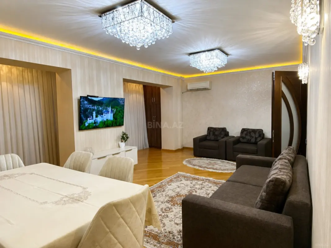 Satılır 3 otaqlı mənzil 105 m²