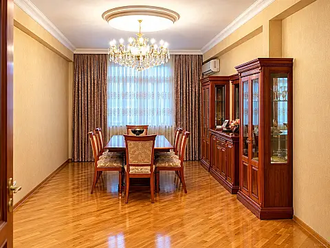 Satılır 3 otaqlı mənzil 136 m² — Bakı 3 otaq 136.00 m²