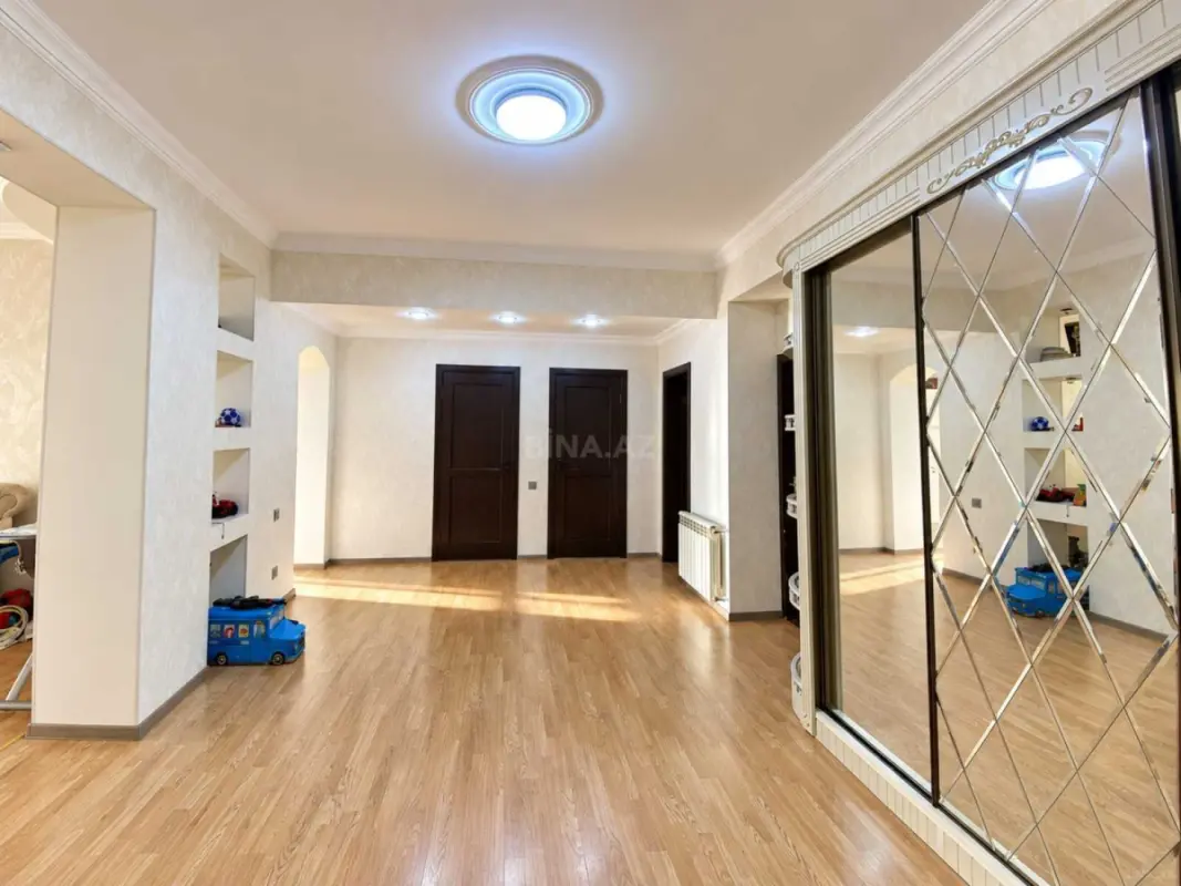 Satılır 3 otaqlı mənzil 120 m²