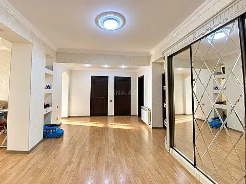 Satılır 3 otaqlı mənzil 120 m² — Bakı, Həzi Aslanov qəs. 3 otaq 120.00 m²