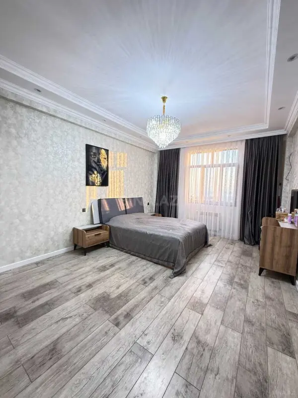 Satılır 2 otaqlı mənzil 82 m²