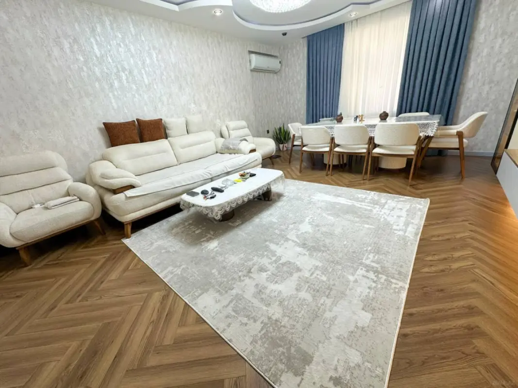 Satılır 3 otaqlı mənzil 121 m²