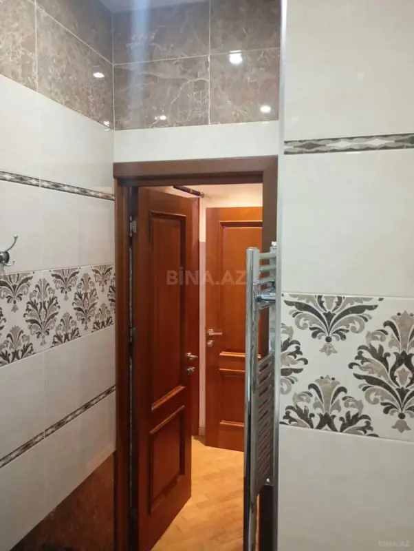 Satılır 4 otaqlı mənzil 97 m²
