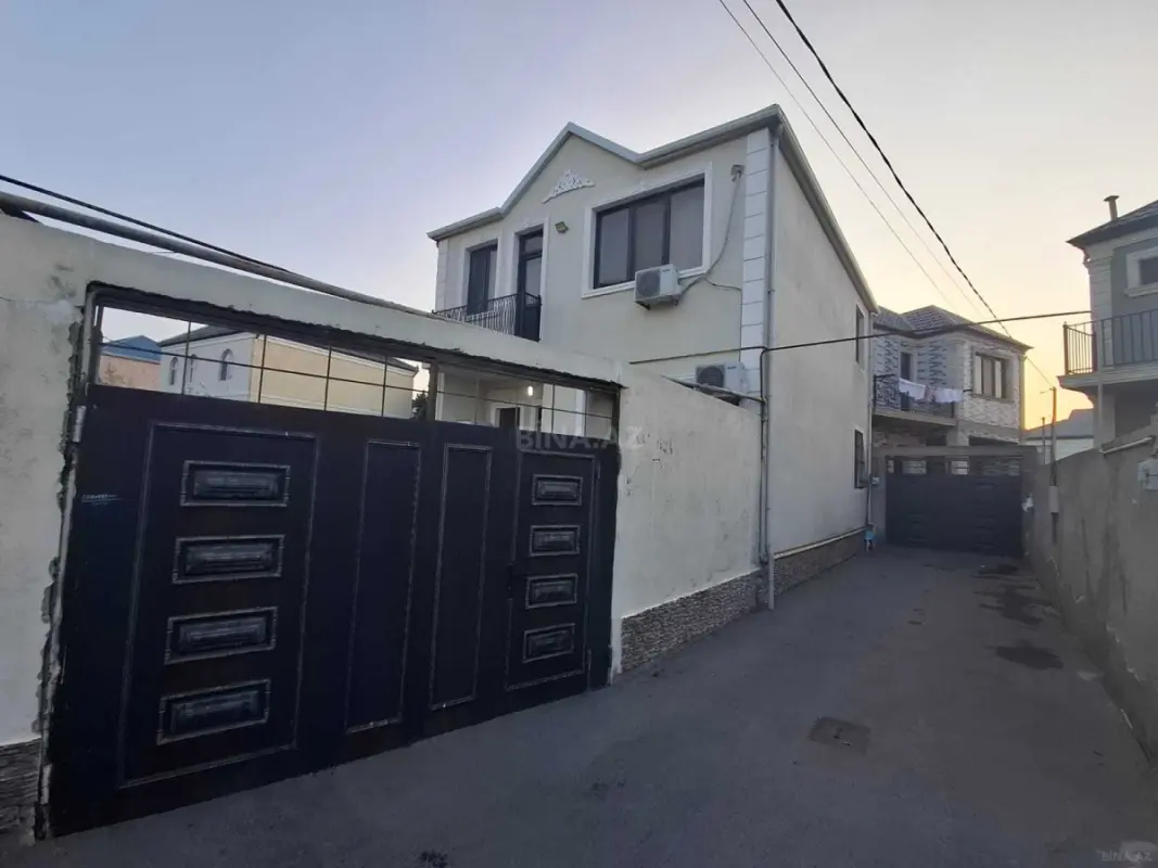 Satılır 4 otaqlı həyət evi 180 m²