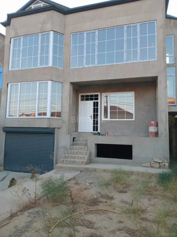 Satılır 7 otaqlı həyət evi 480 m²