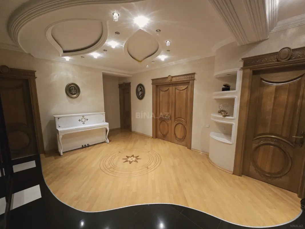 Satılır 3 otaqlı mənzil 150 m²