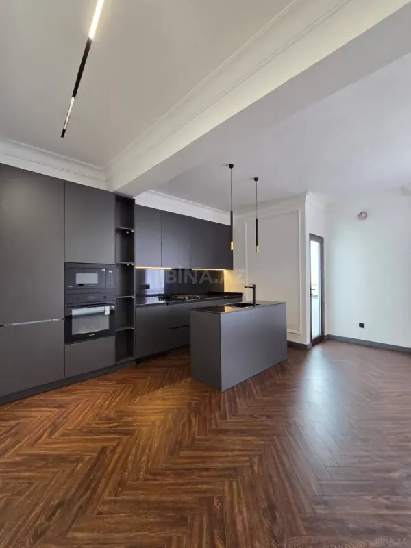 Satılır 3 otaqlı mənzil 150 m²
