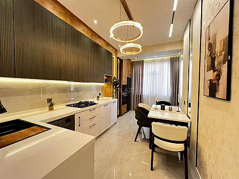 Satılır 3 otaqlı mənzil 118 m² — Bakı 3 otaq 118.00 m²