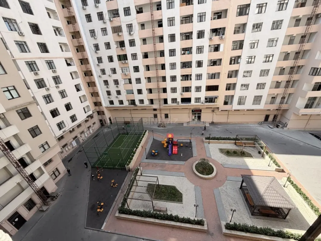 Satılır 2 otaqlı mənzil 67 m²