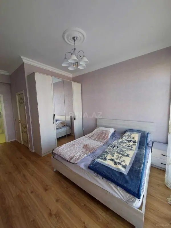 Kirayə verilir 3 otaqlı mənzil 109 m²