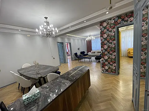 Satılır 4 otaqlı mənzil 148 m² — Bakı, Nərimanov 4 otaq 148.00 m²