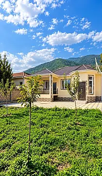 Satılır 3 otaqlı həyət evi 72 m² — Qax 3 otaq 72.00 m²