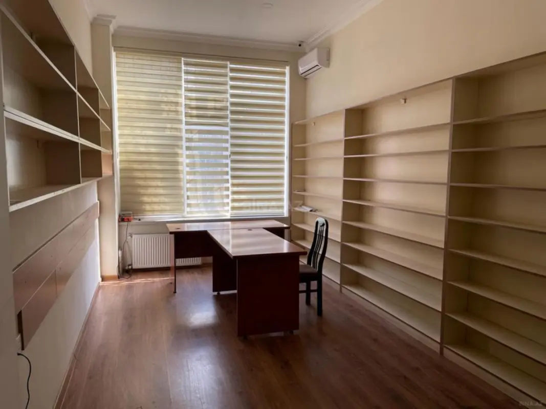 Kirayə verilir 3 otaqlı ofis 65 m²