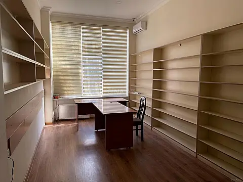 Kirayə verilir 3 otaqlı ofis 65 m² — Bakı 3 otaq 65.00 m²