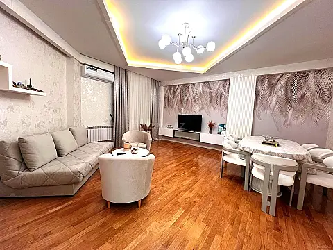 Satılır 2 otaqlı mənzil 85 m² — Bakı, İnşaatçılar 2 otaq 85.00 m²