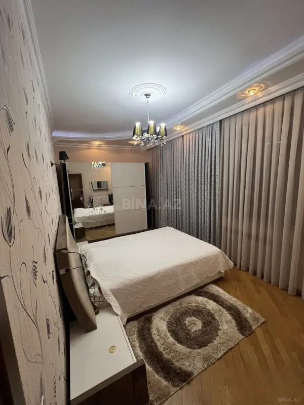 Satılır 3 otaqlı mənzil 117 m²